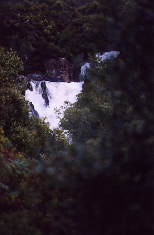 Detail des Inchree Wasserfalls