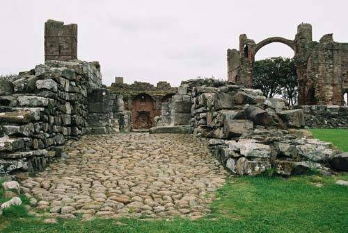 Lindisfarne: Torhaus zum inneren Klosterbereich